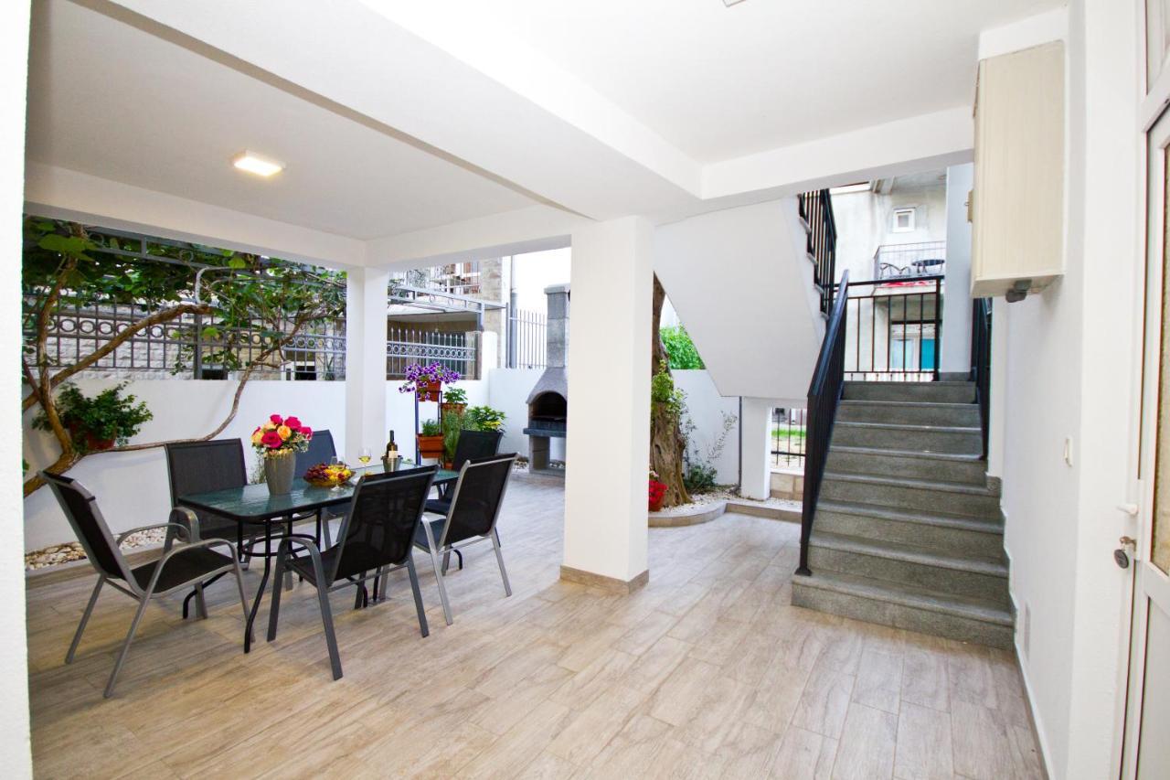 Apartments Saric Bar Exterior photo