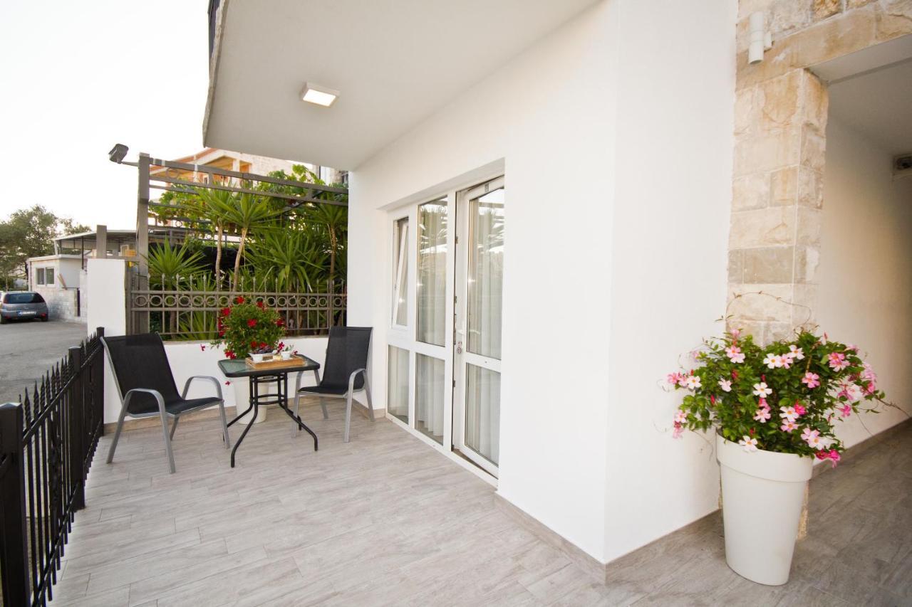 Apartments Saric Bar Exterior photo