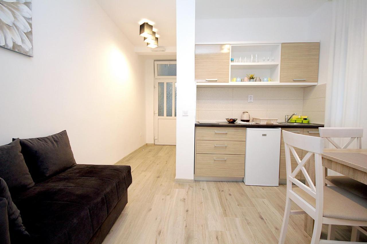 Apartments Saric Bar Exterior photo