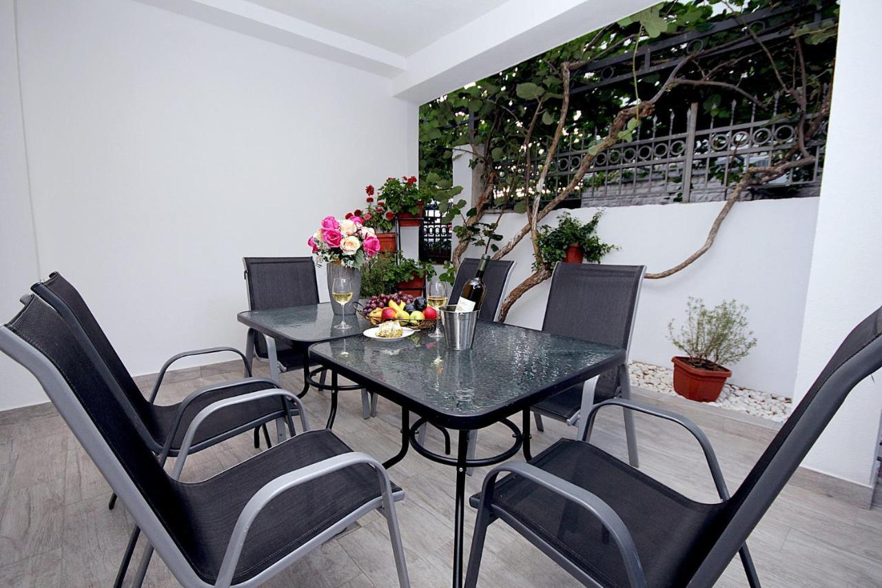 Apartments Saric Bar Exterior photo