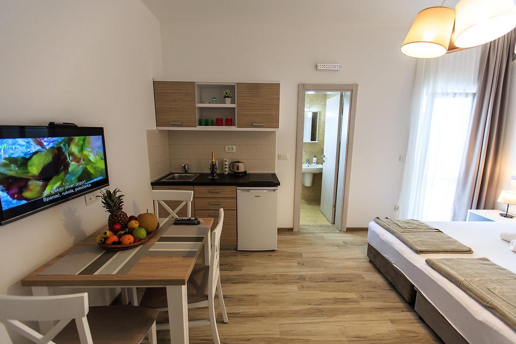 Apartments Saric Bar Exterior photo