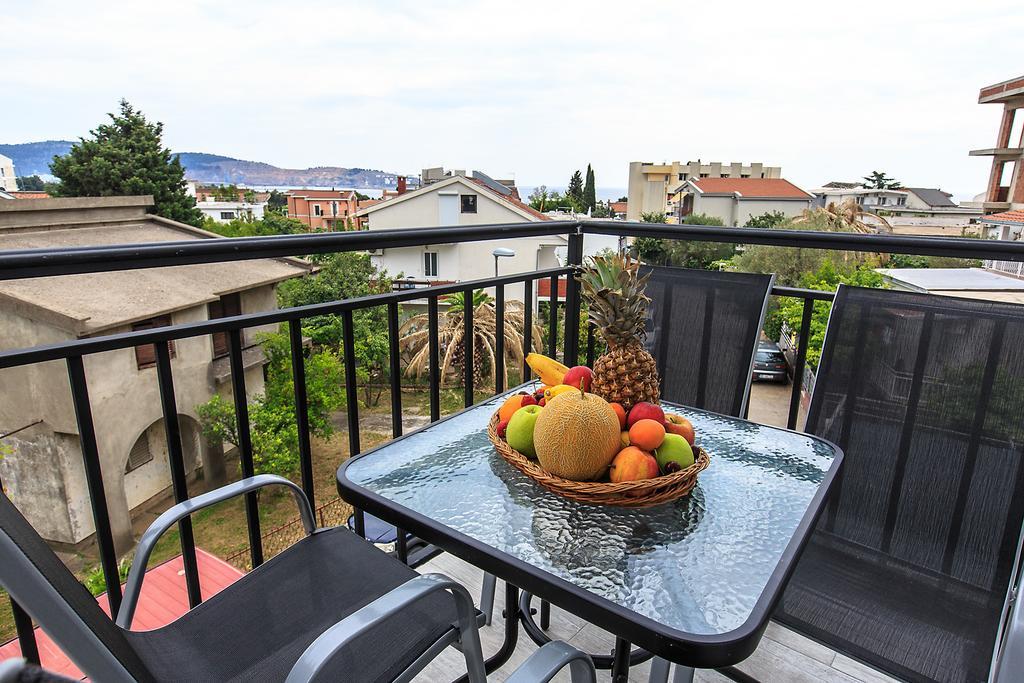 Apartments Saric Bar Exterior photo