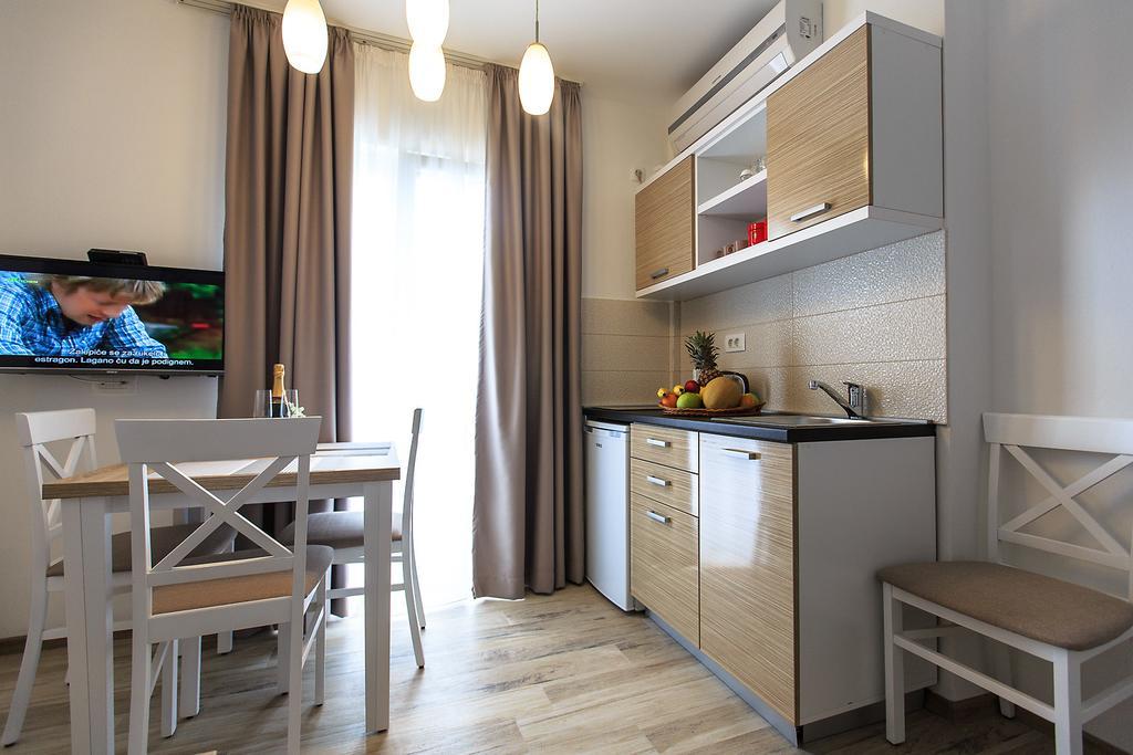 Apartments Saric Bar Exterior photo