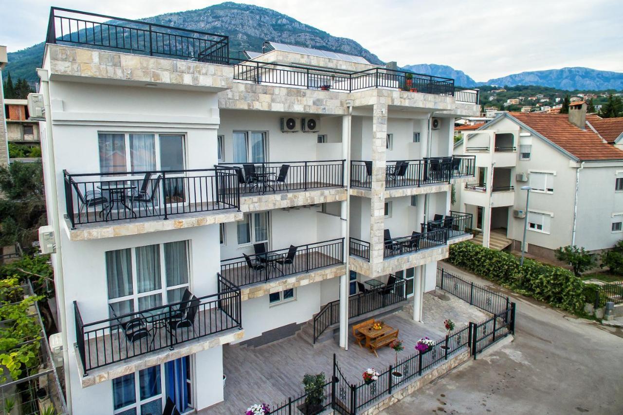 Apartments Saric Bar Exterior photo